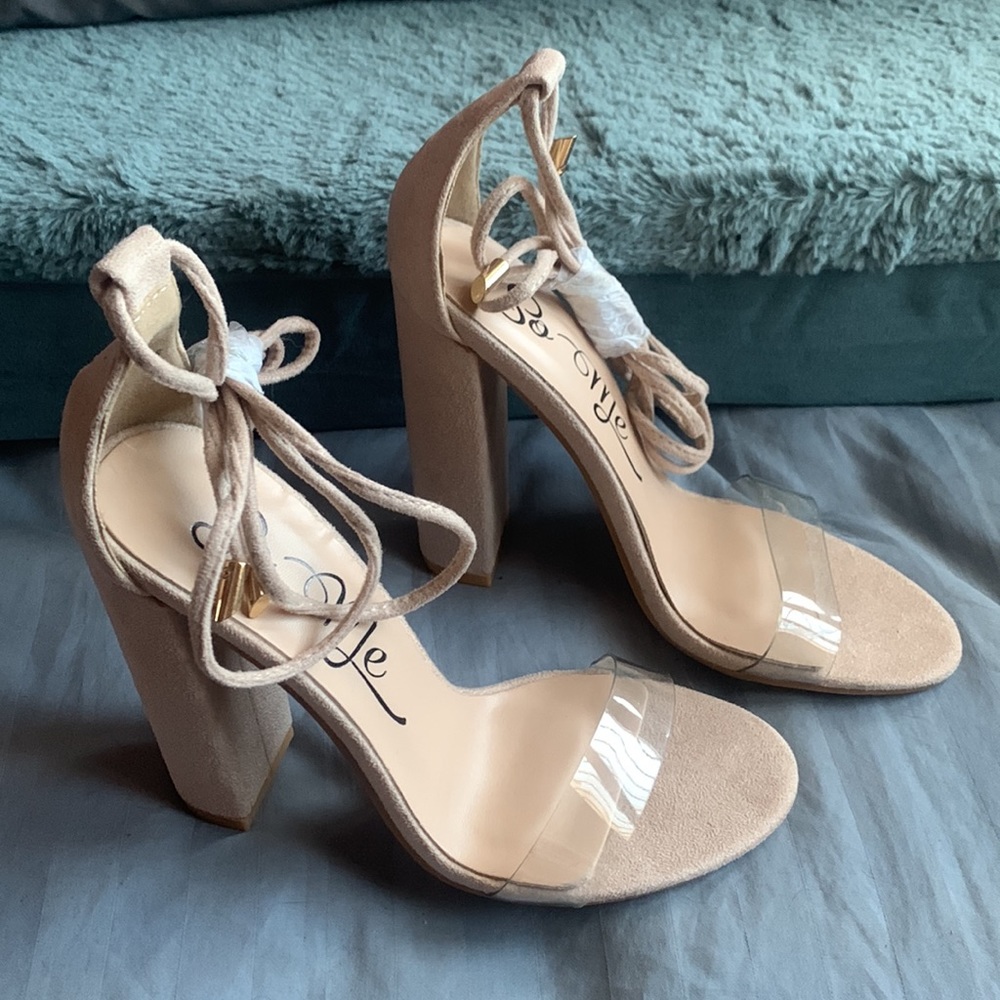 Women’s heels, size 5.5 - Picture 3 of 5